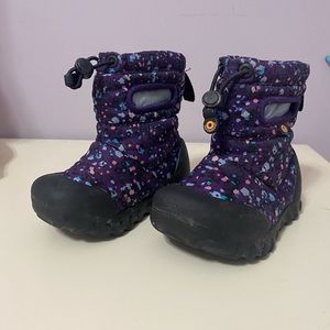 Toddler Bogs Moc Snow boots, sz 8 EUC